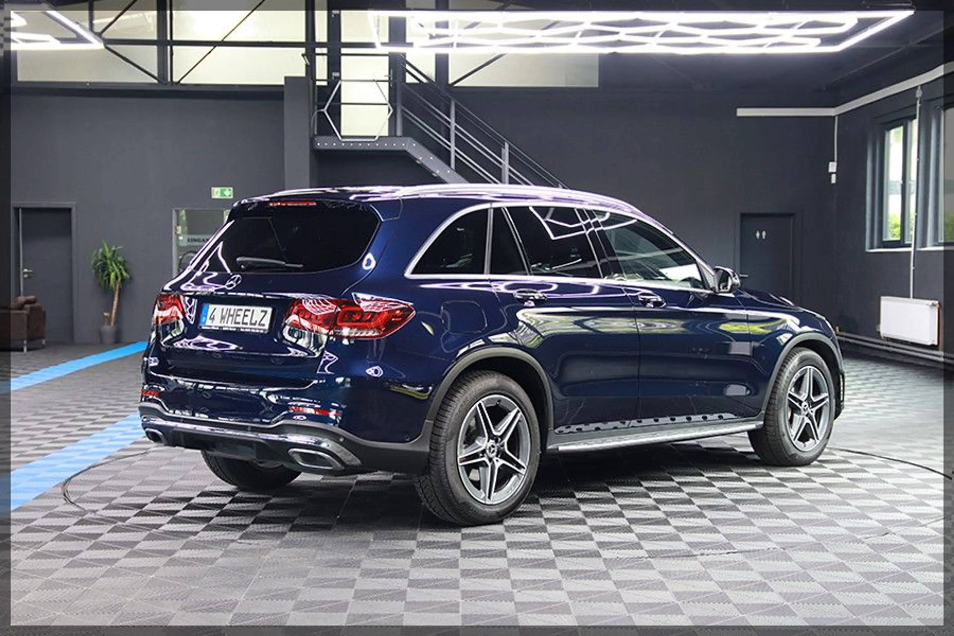 Mercedes-Benz GLC 400 d 4MATIC AMG PANO / CAM / PDC — photo 5