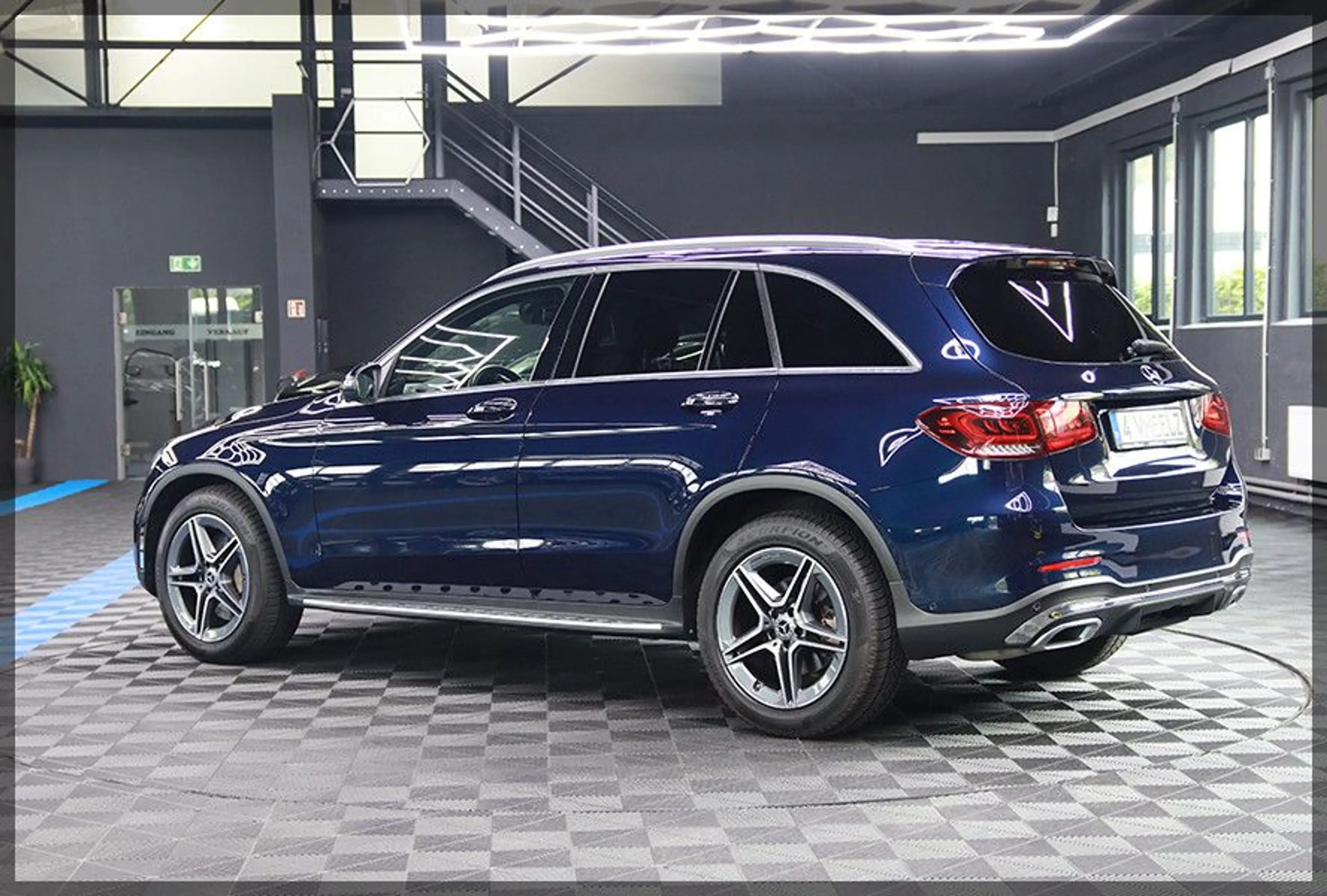 Mercedes-Benz GLC 400 d 4MATIC AMG PANO / CAM / PDC — photo 6
