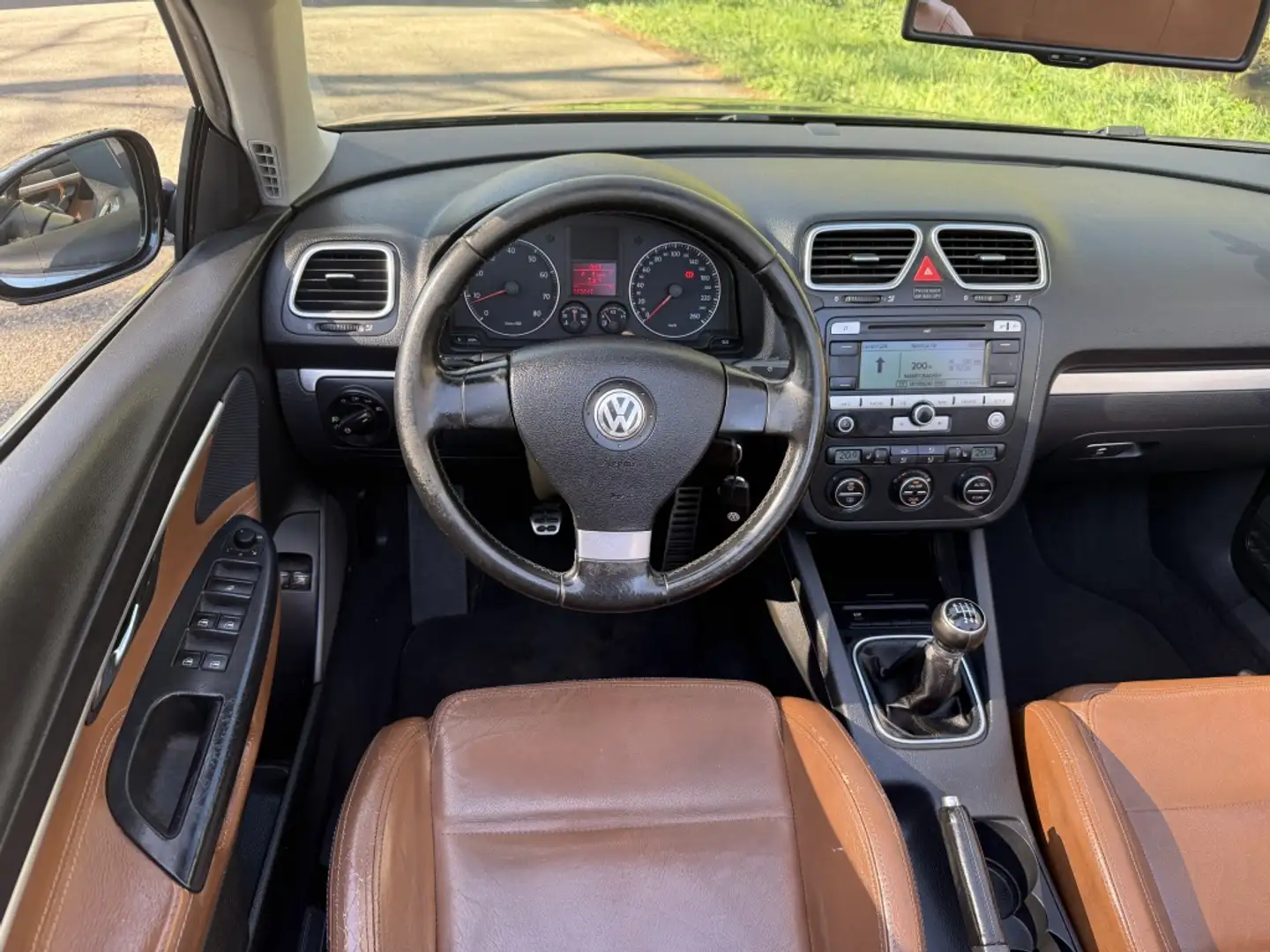 Volkswagen Eos 2.0-16v FSI | leder | airco | 6 versn | Zwart - 2