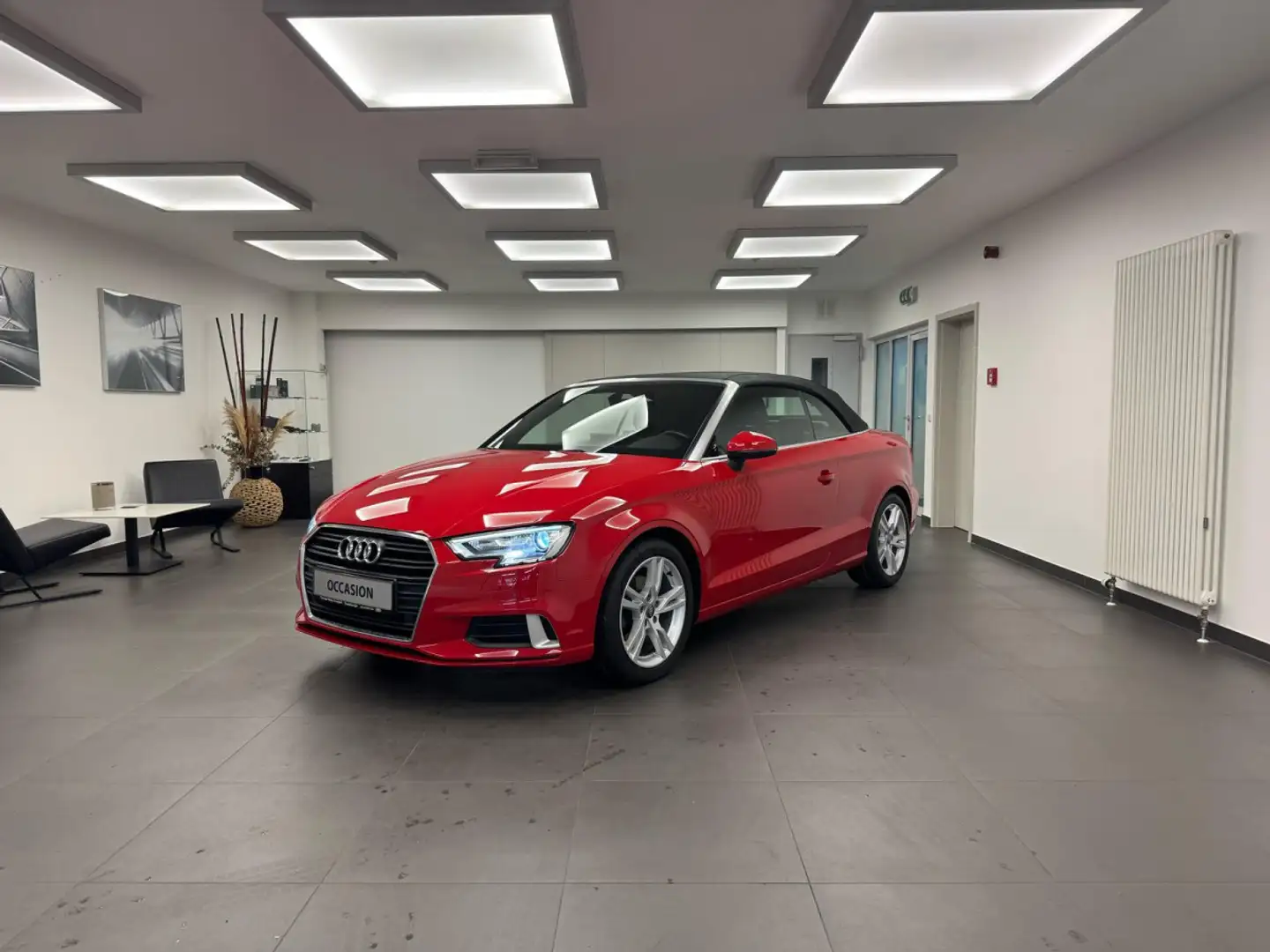 Audi A3 Cabriolet Sport 1.5 TFSI 150 CV S tronic Rood - 1