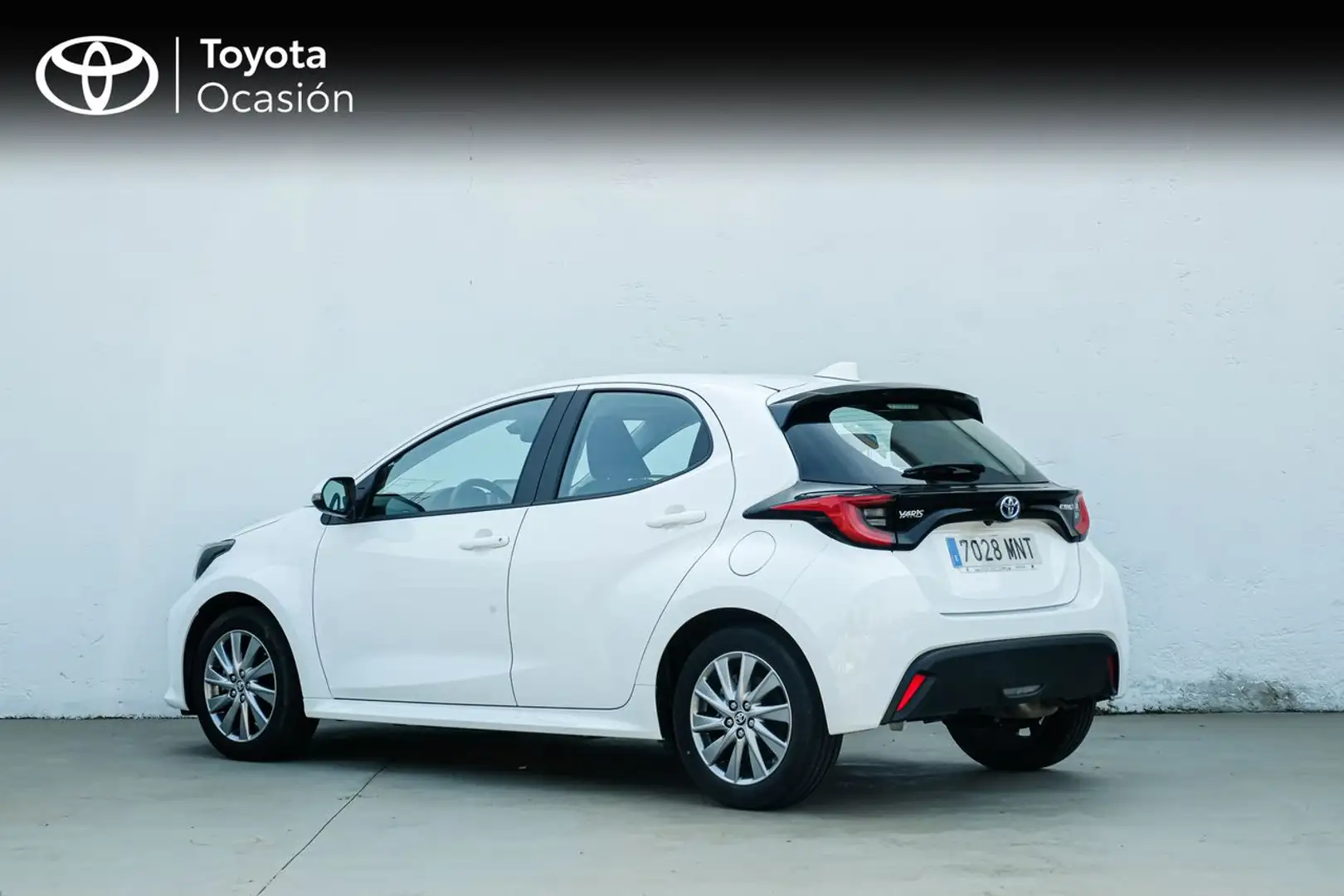 Toyota Yaris 120H Active Tech Wit - 2
