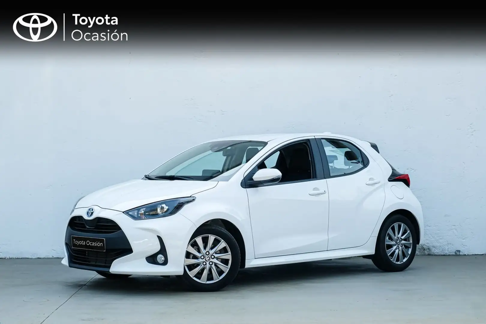 Toyota Yaris 120H Active Tech Wit - 1