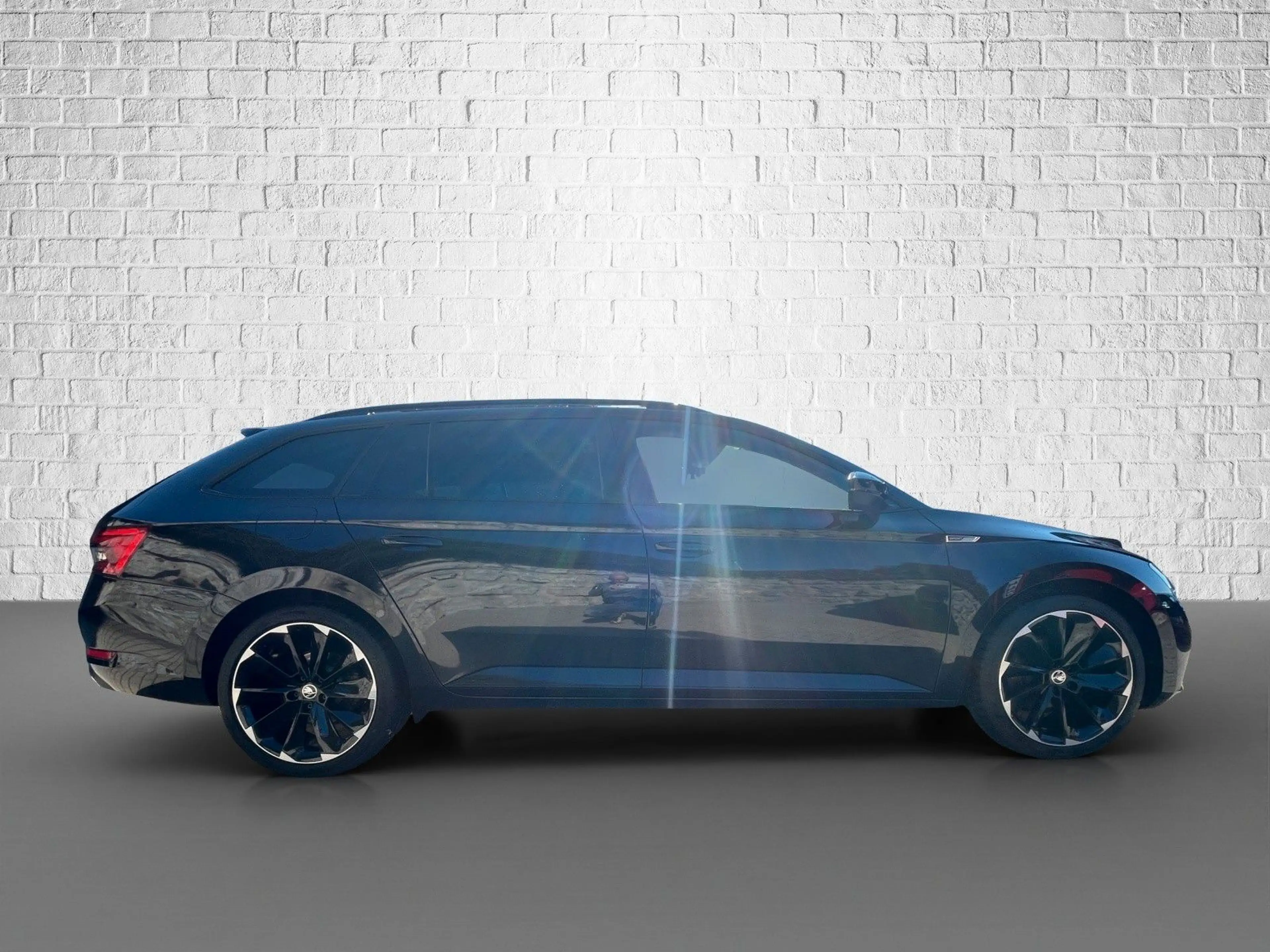 Skoda Superb Combi 2.0 TDI DSG - Sportline ACC DCC AHK — photo 6
