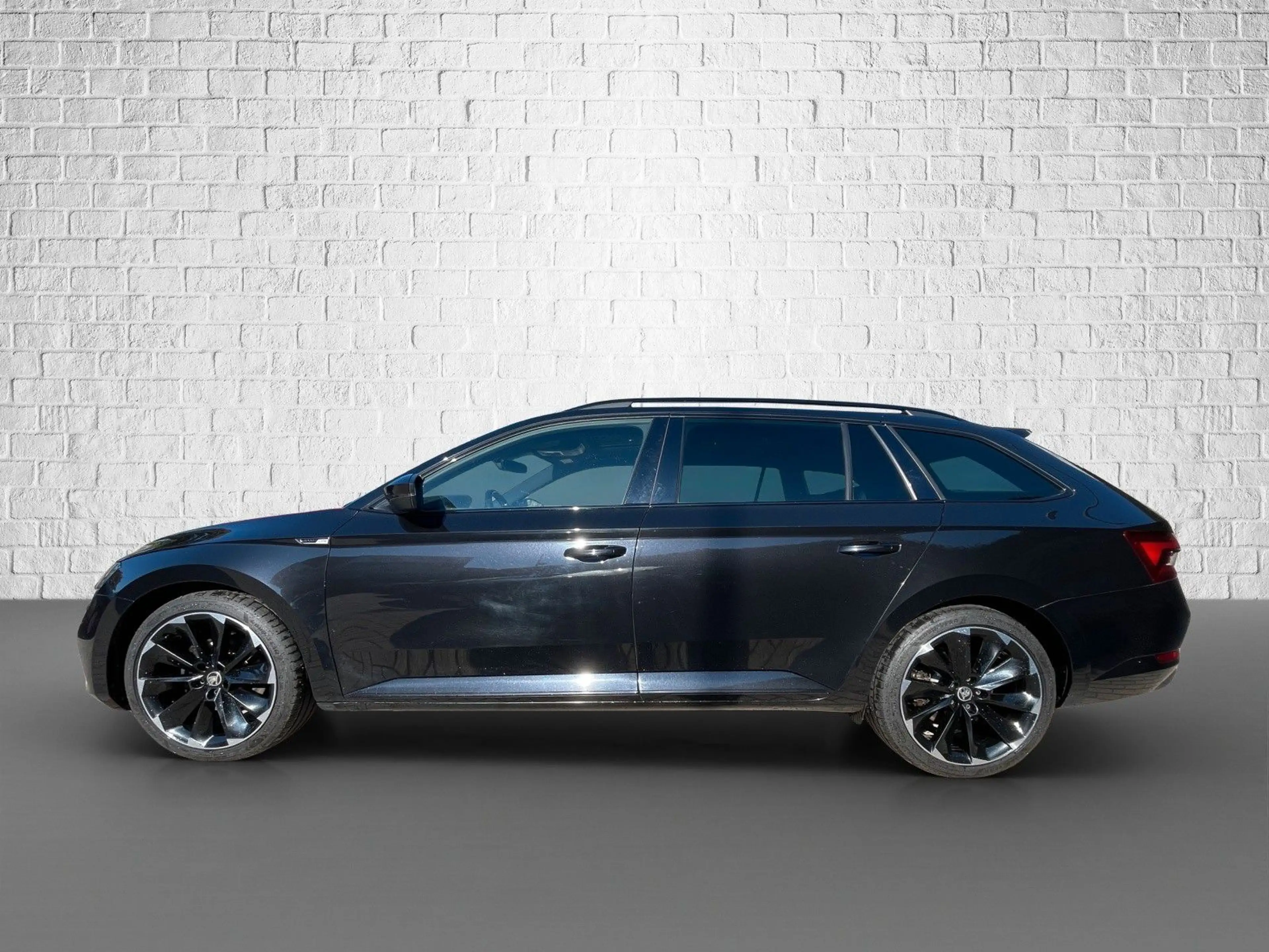Skoda Superb Combi 2.0 TDI DSG - Sportline ACC DCC AHK — photo 2