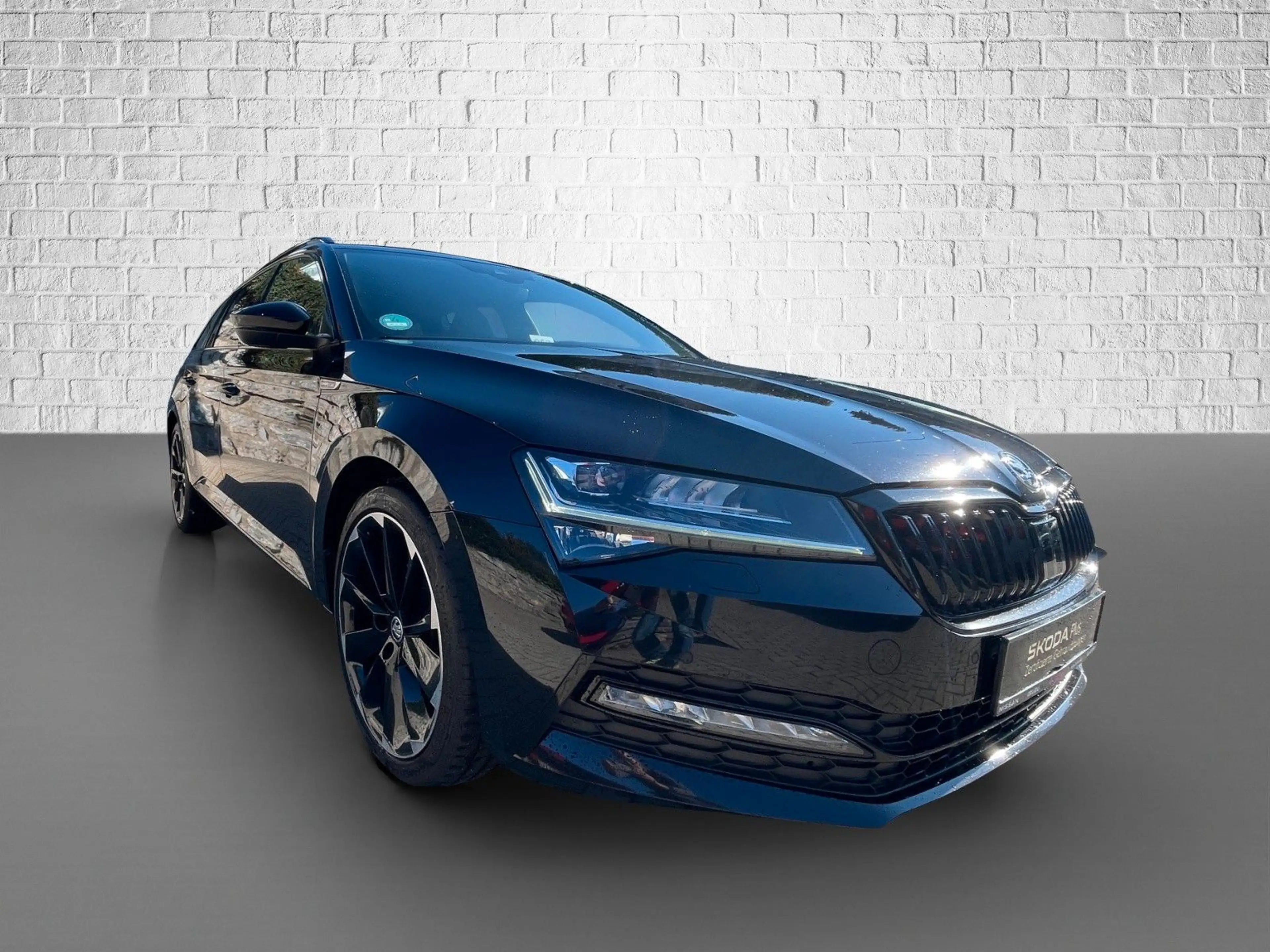 Skoda Superb Combi 2.0 TDI DSG - Sportline ACC DCC AHK — photo 7