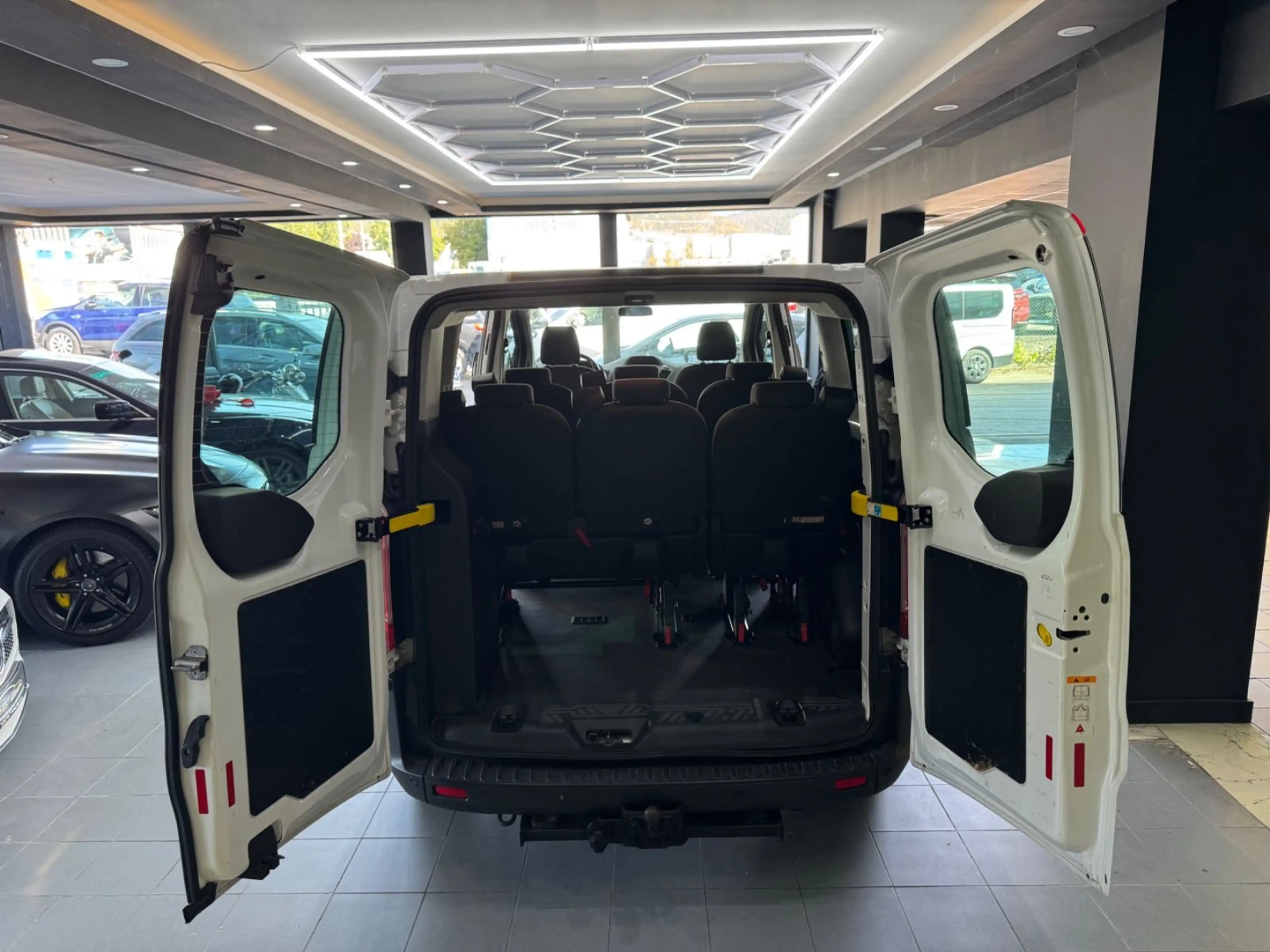 Ford Transit /Custom 310 L1*Kamera*Klima*8 Sitze*Ahk* — photo 11
