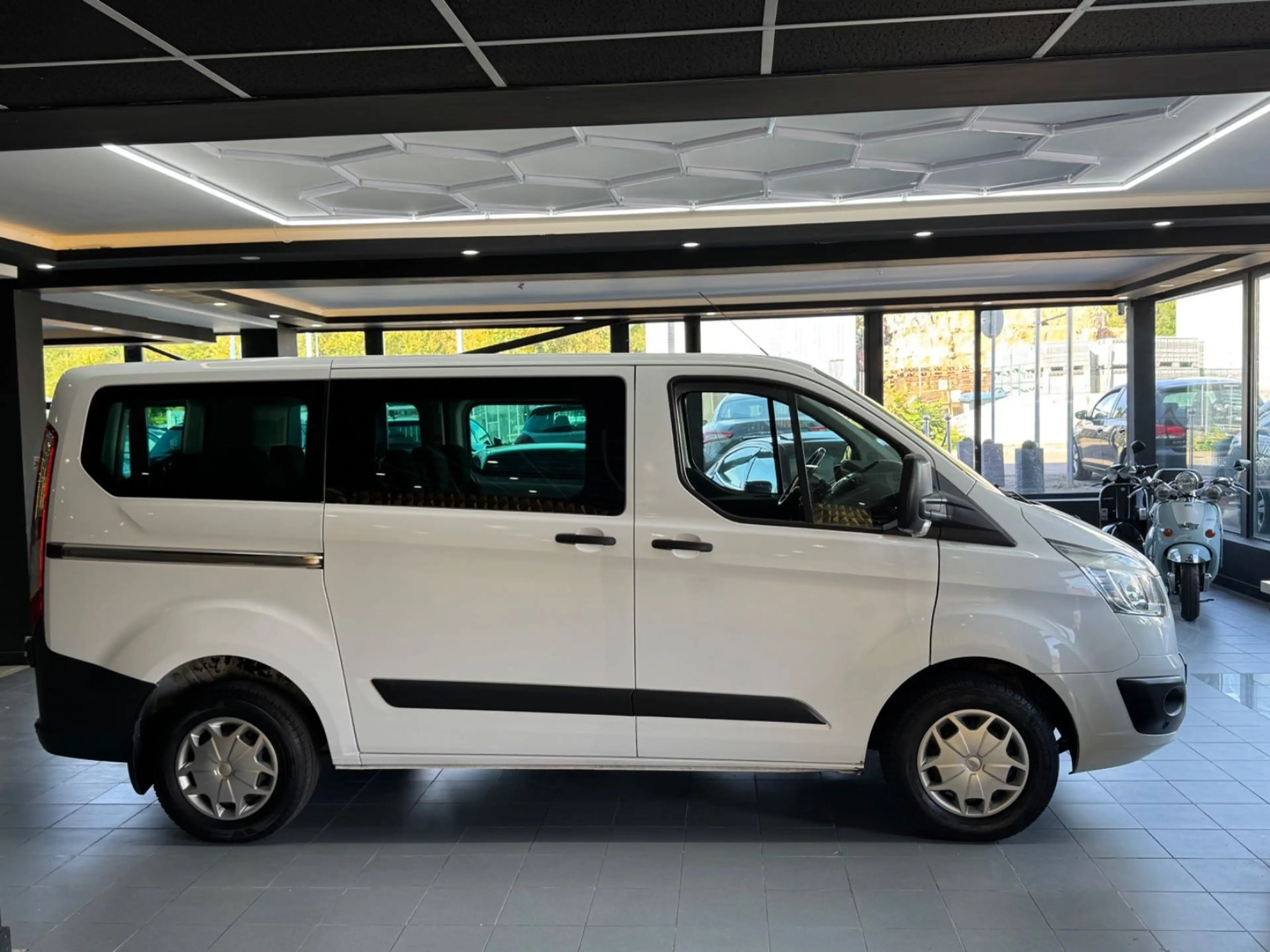 Ford Transit /Custom 310 L1*Kamera*Klima*8 Sitze*Ahk* — photo 9