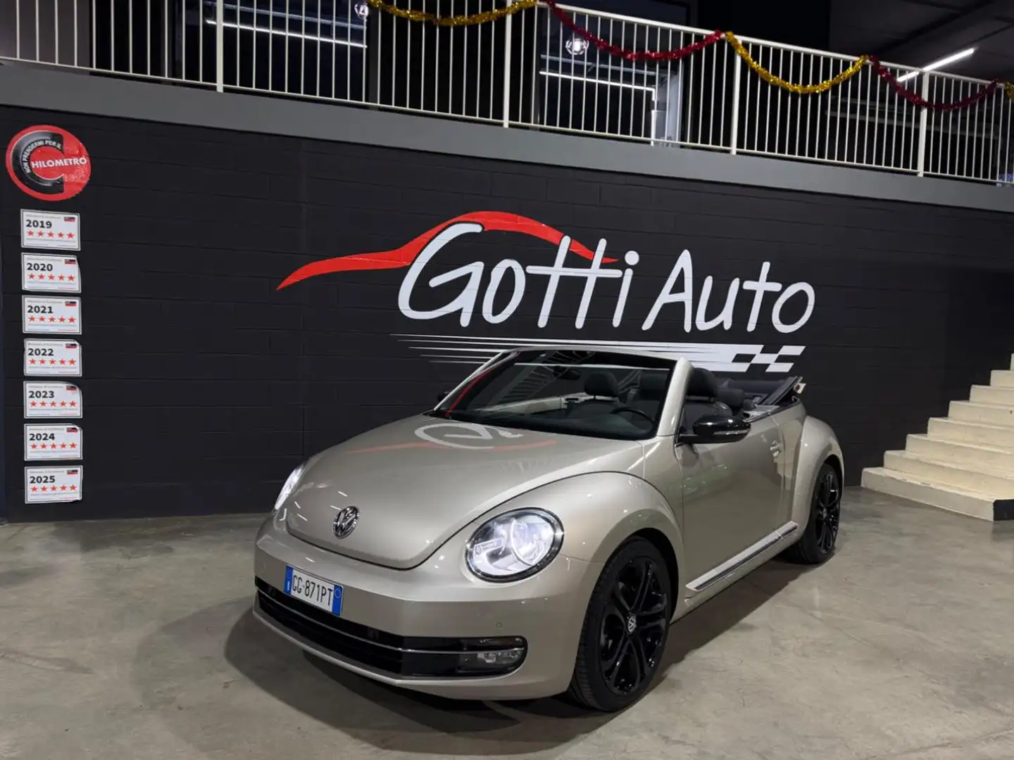 Volkswagen Maggiolino 2.0 CABRIO CERCHI DA 19 ABBINAMENTO COLORI UNICO Beige - 1