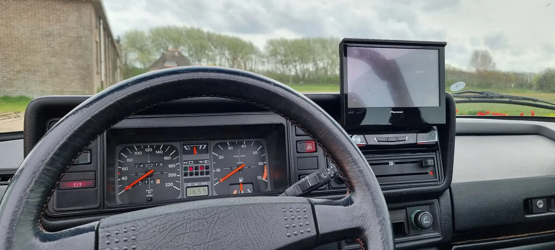 Volkswagen Golf Cabriolet Sportline 1.8 Zwart - 2