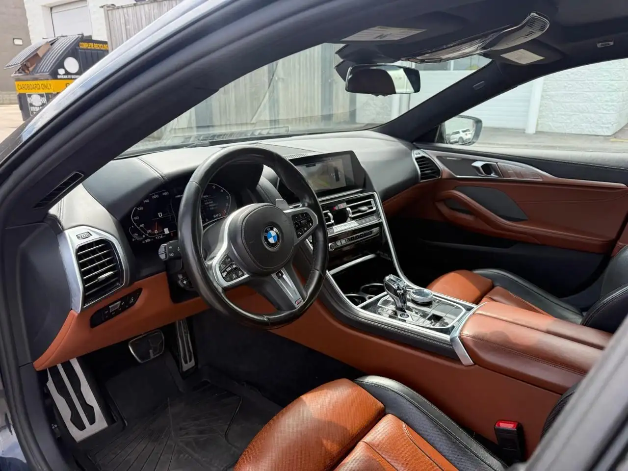 BMW 8 Series снимка BMW 8 Series