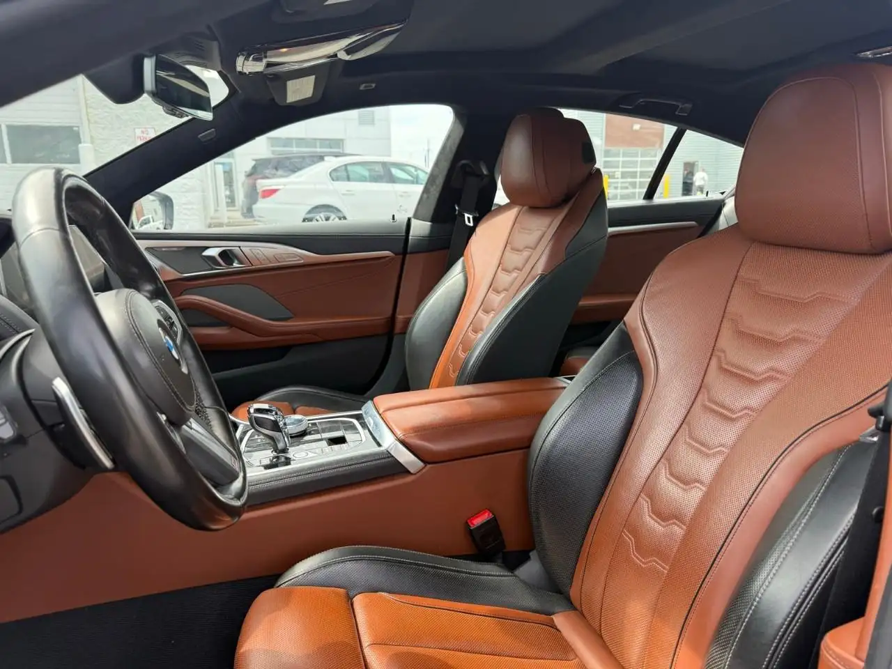 BMW 8 Series снимка BMW 8 Series