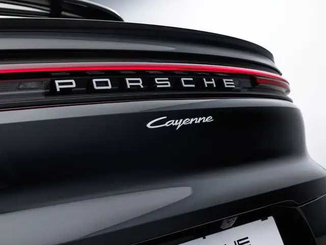 Porsche Cayenne view 10