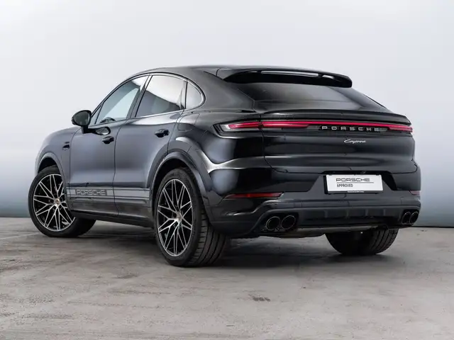 Porsche Cayenne view 3