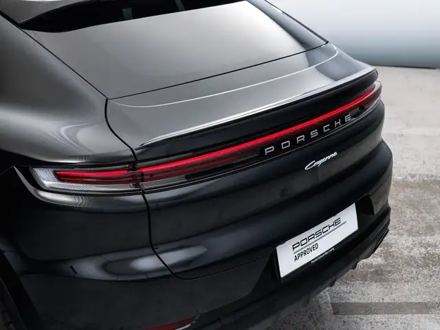 Porsche Cayenne view 9