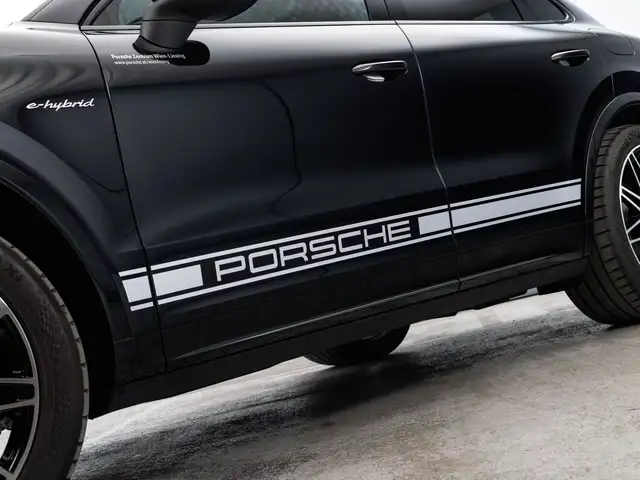 Porsche Cayenne view 7