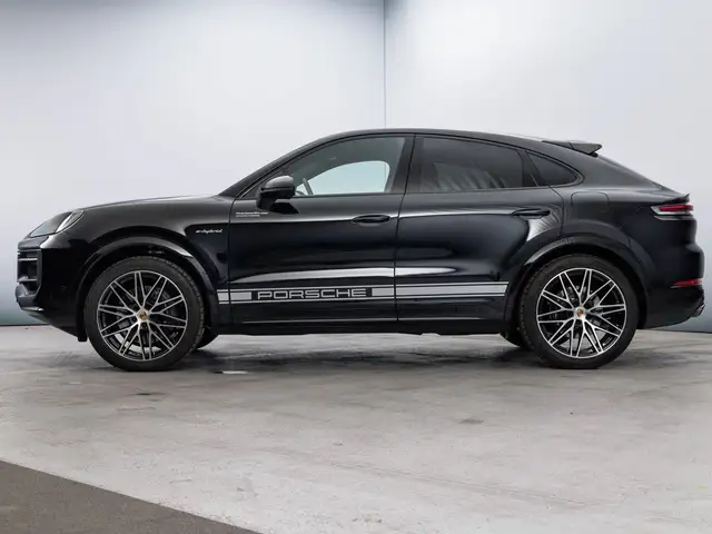 Porsche Cayenne view 2