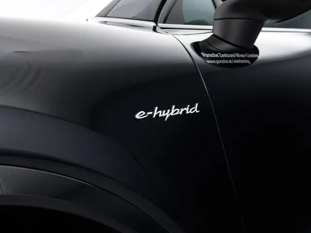 Porsche Cayenne view 6