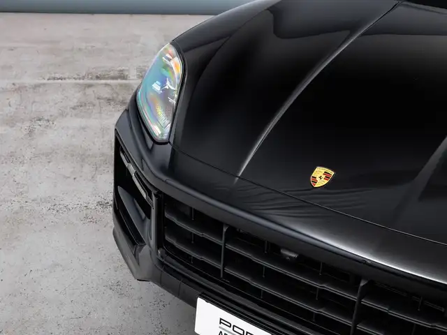 Porsche Cayenne view 4