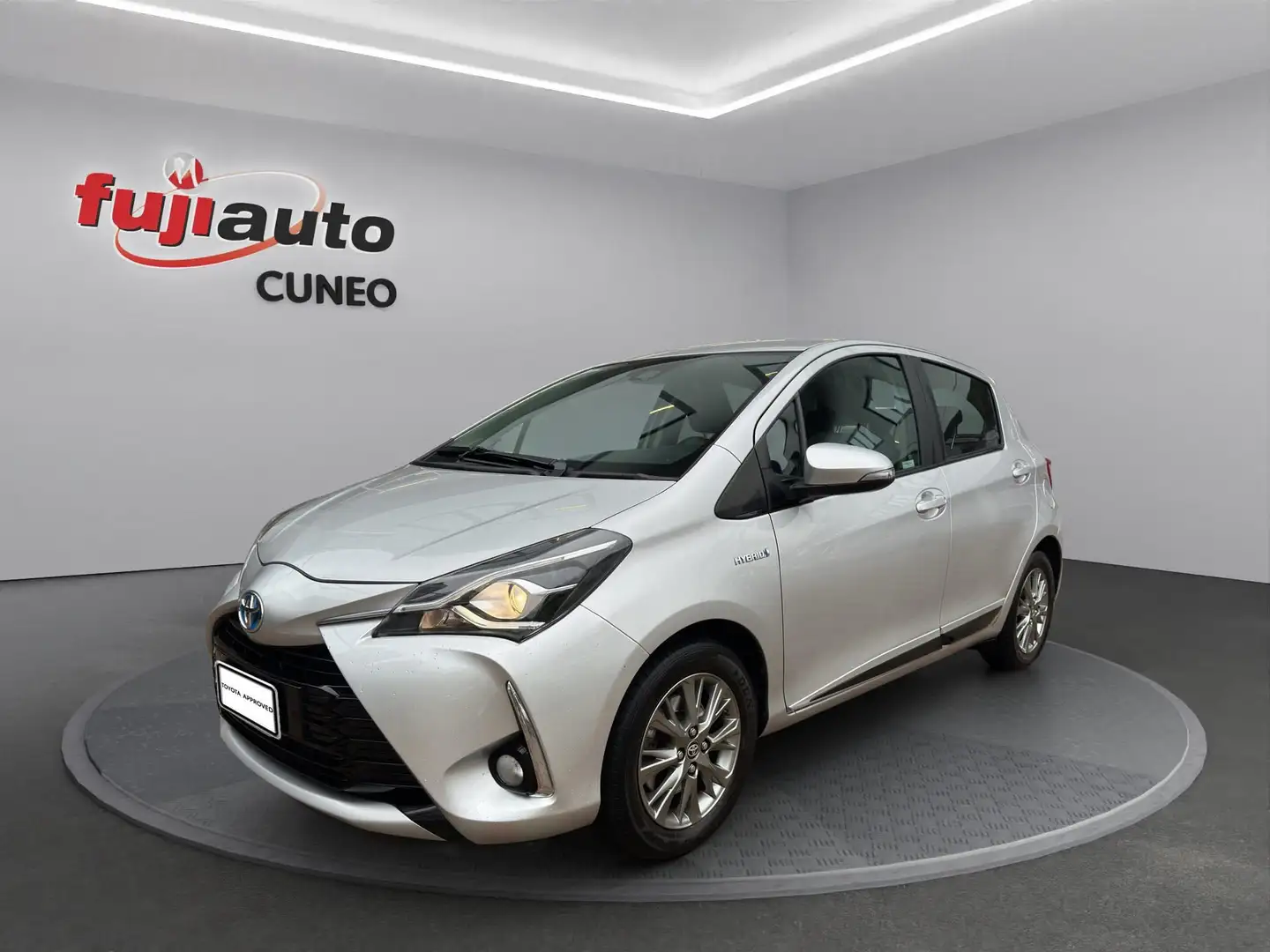 Toyota Yaris Yaris 5p 1.5h Active Argento - 1