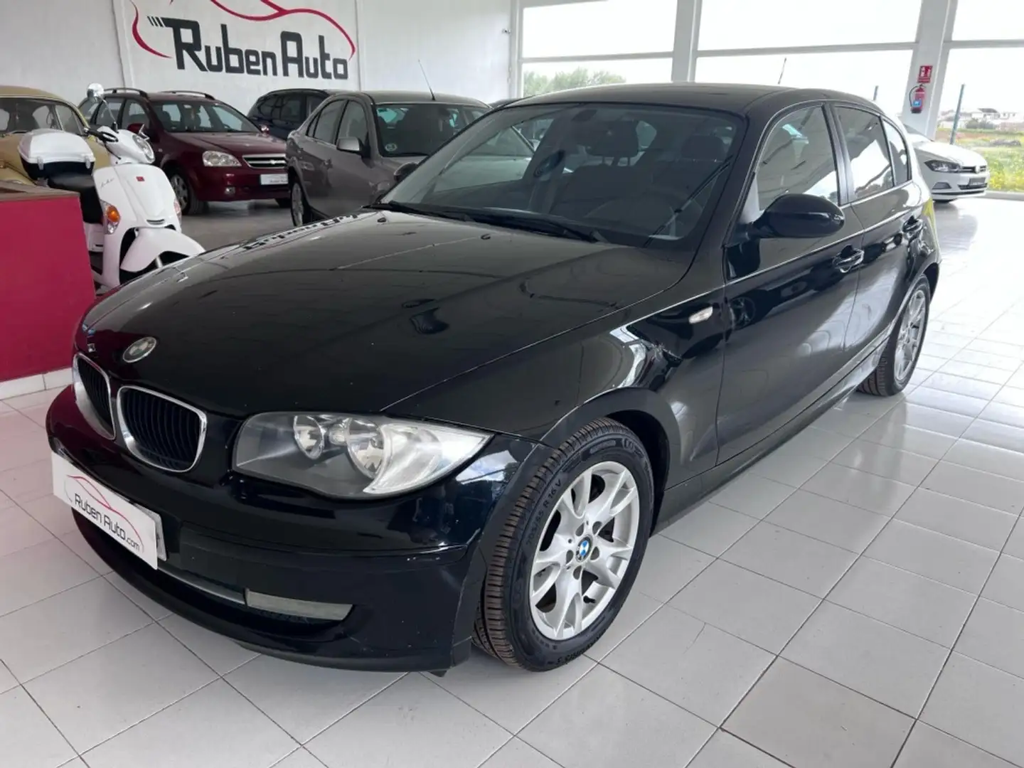 BMW 118 118d Negro - 1