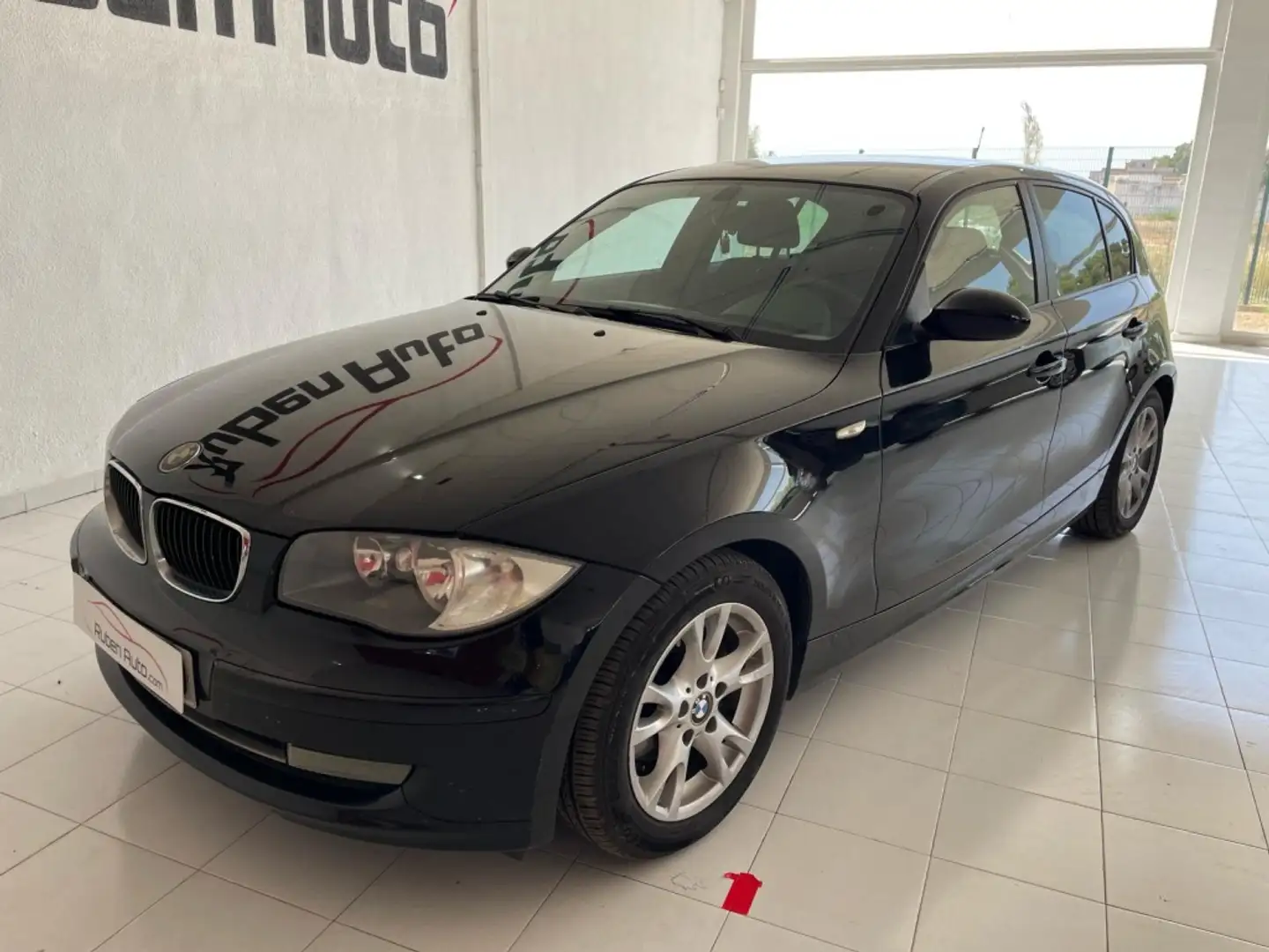 BMW 118 118d Noir - 2