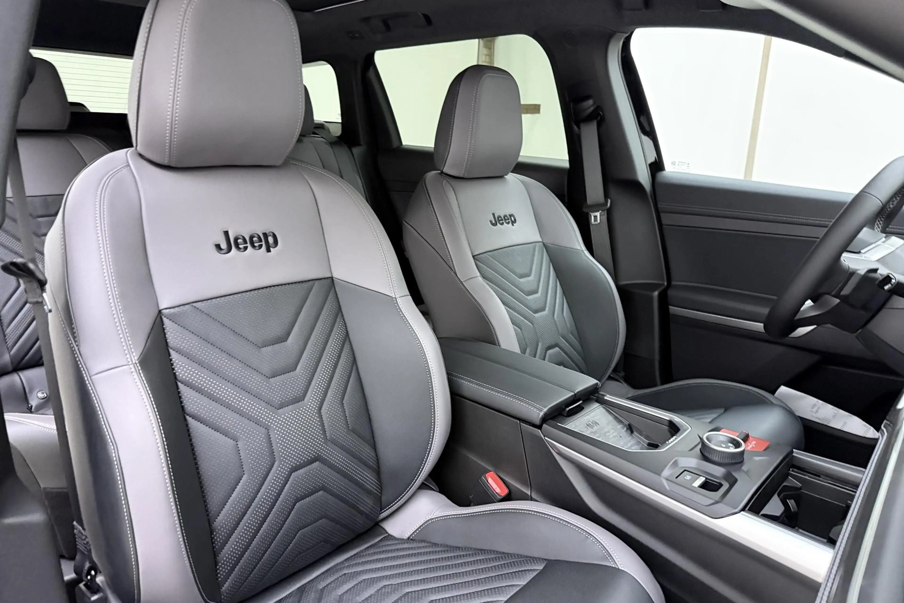 Jeep Compass 1.2 e-Hybrid First Edition Automaat | DEMO | Rondo — photo 14