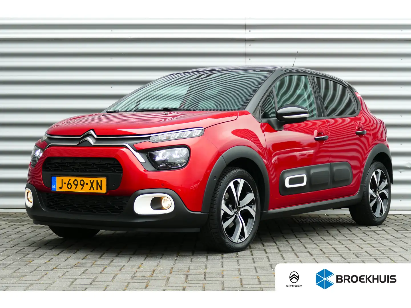 Citroen C3 Citroën 1.2 PURETECH 110PK SHINE / NAVI / CLIMA / Rood - 1