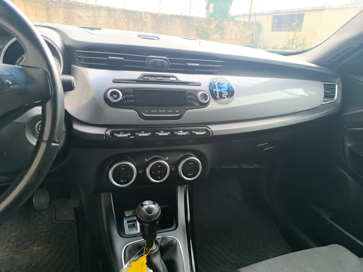 Alfa Romeo Giulietta Giulietta 2.0 jtdm(2) Distinctive 140cv Bianco - 2