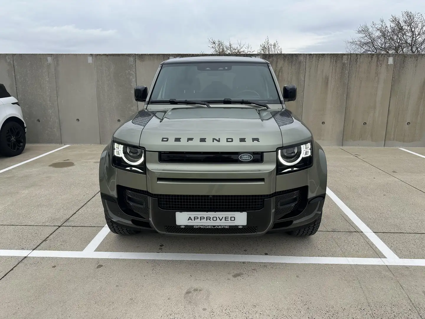 Land Rover Defender 110 D200 X-Dynamic SE AWD Auto. 25.5MY Groen - 2