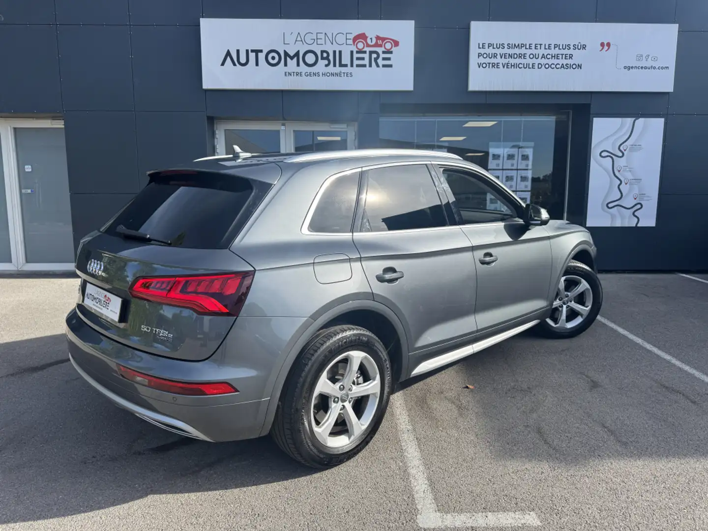 Audi Q5 50 TFSI e 299 S-Tronic7 Quattro Design Luxe Argent - 2