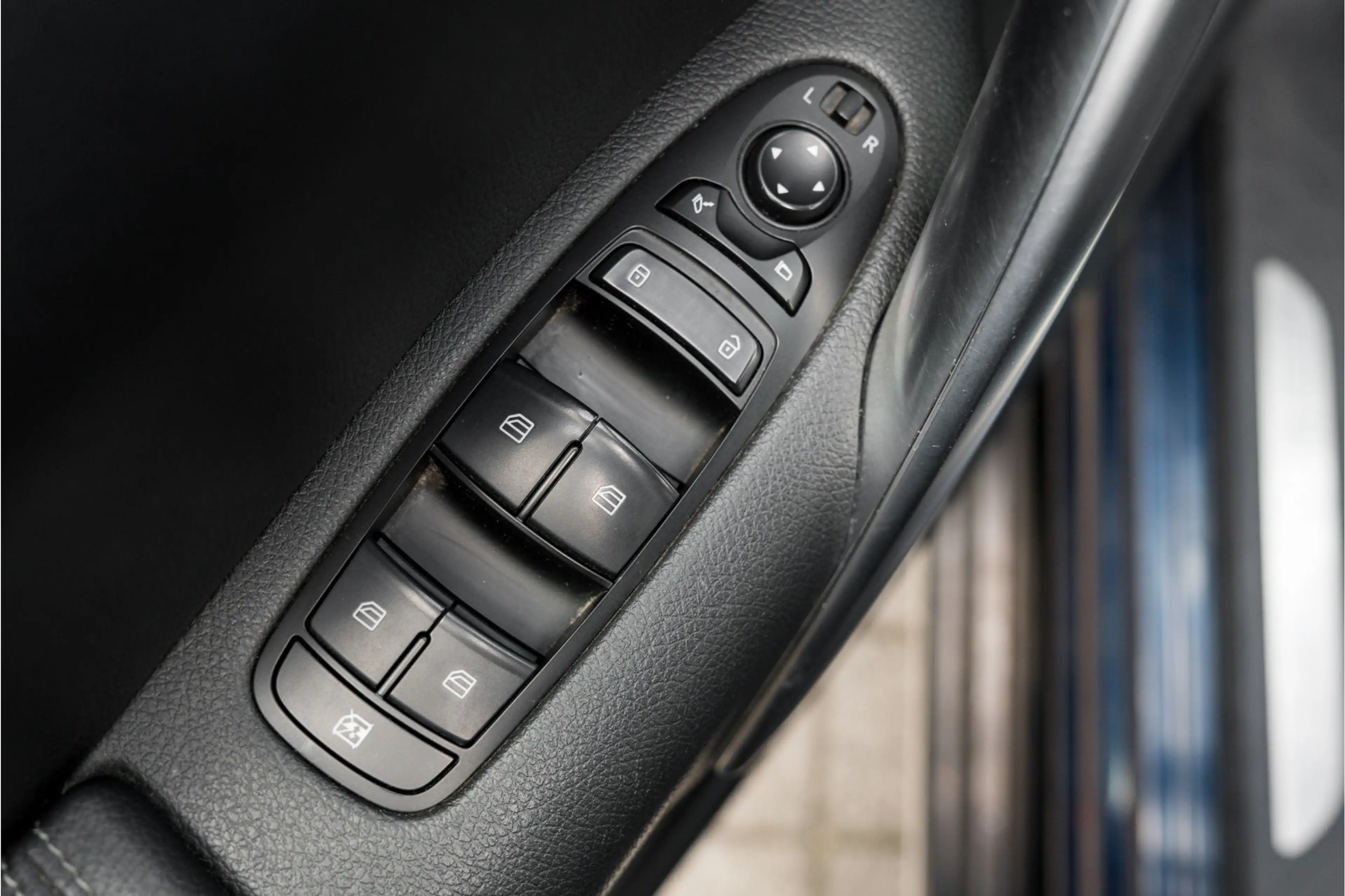 Mercedes-Benz X 350 d 4-MATIC Power Edition — photo 36
