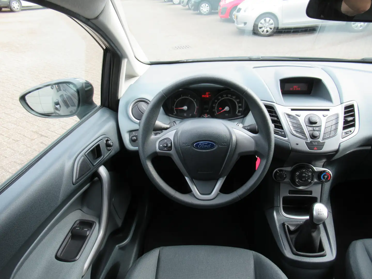 Ford Fiesta 1.25 Trend Gris - 2