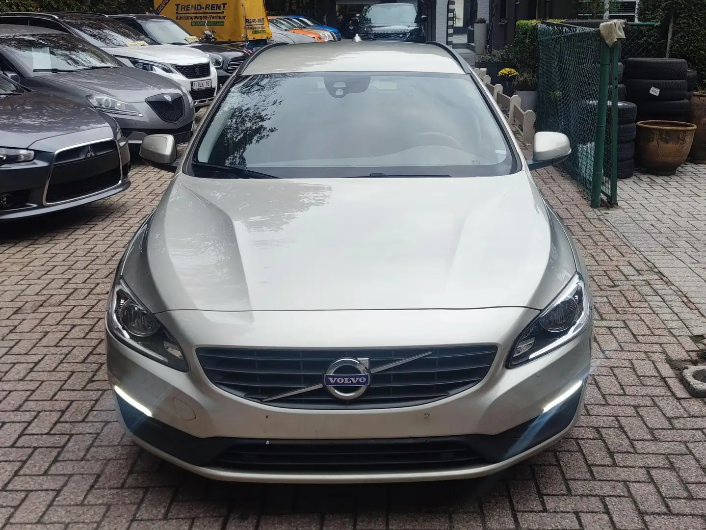 Volvo V60 V60 D3 Momentum Bronze - 2
