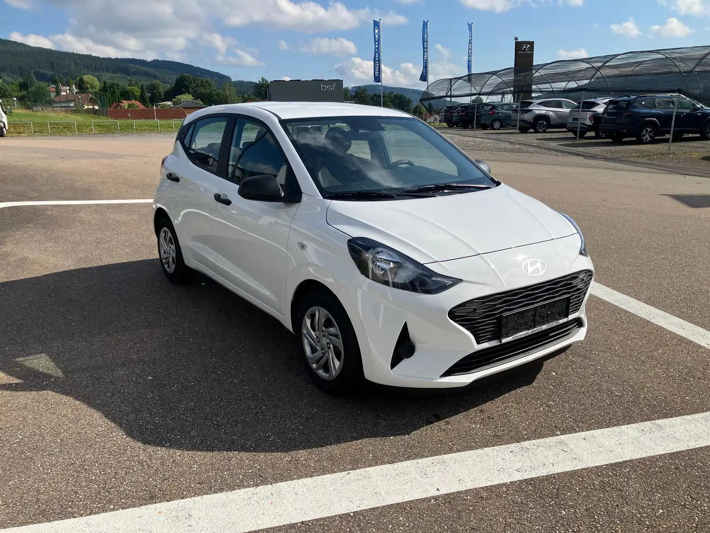 Hyundai i10 1,0 Smart Line Weiß - 2