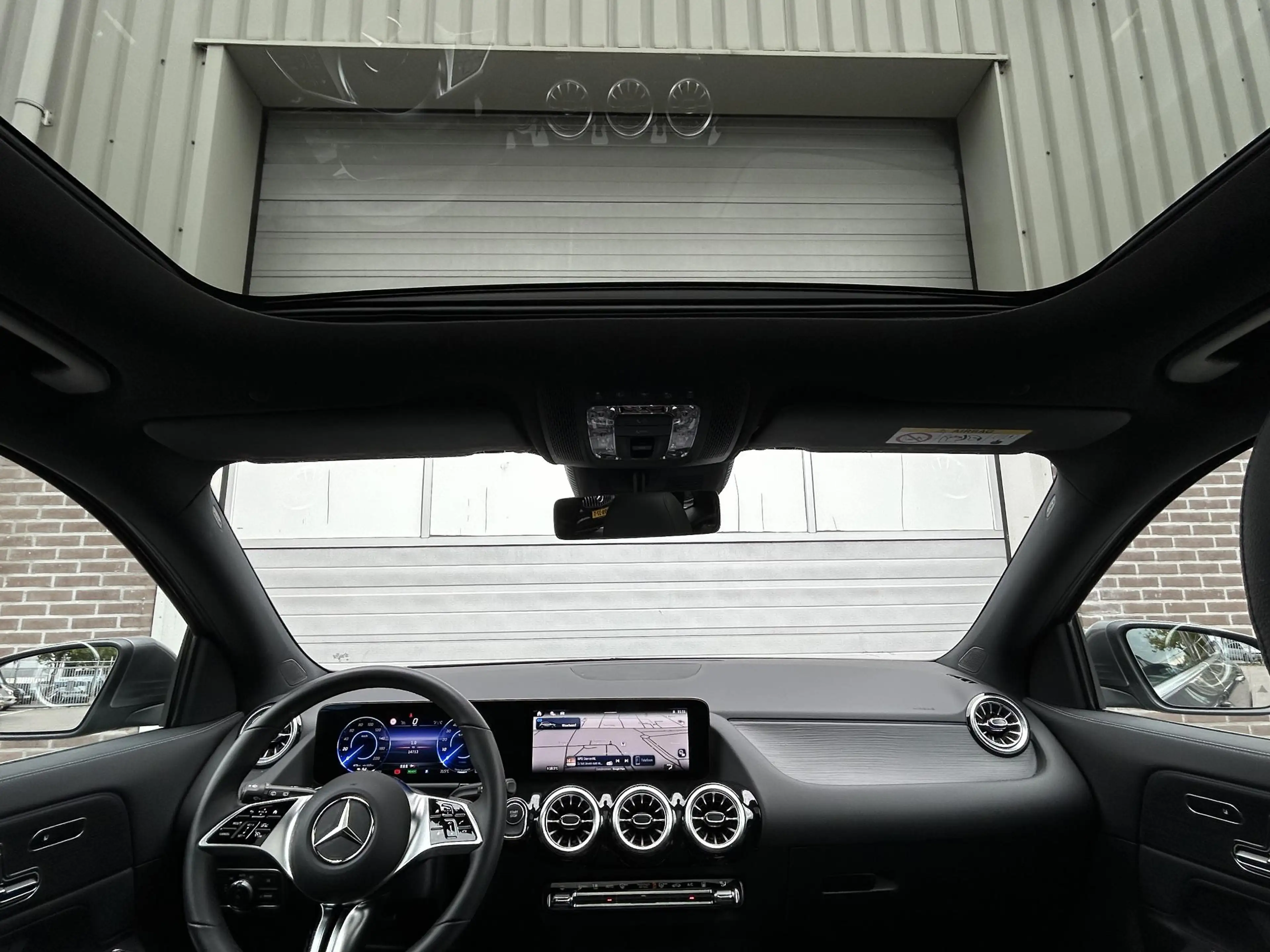 Mercedes-Benz EQA 250 250+ Business Solution Luxury | Trekhaak | Panoram — photo 3