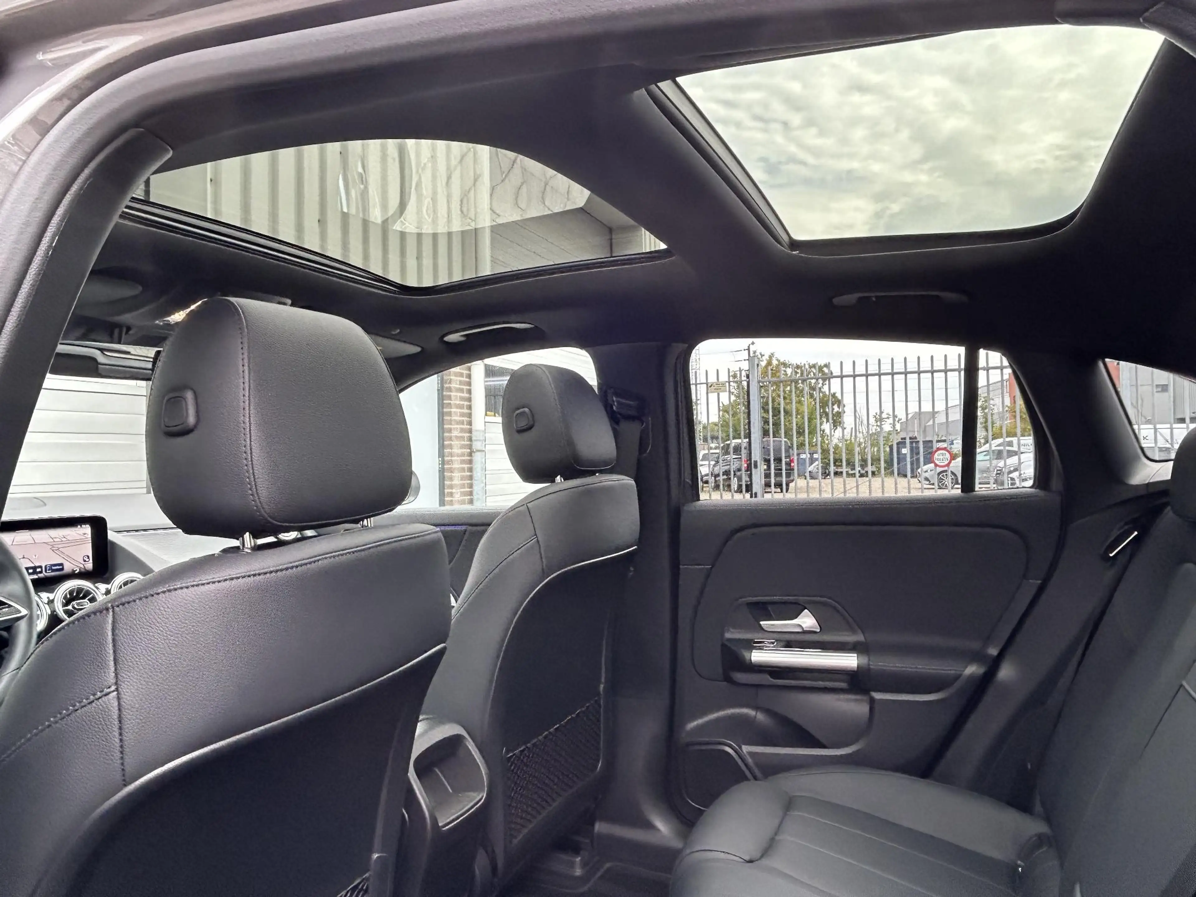 Mercedes-Benz EQA 250 250+ Business Solution Luxury | Trekhaak | Panoram — photo 5