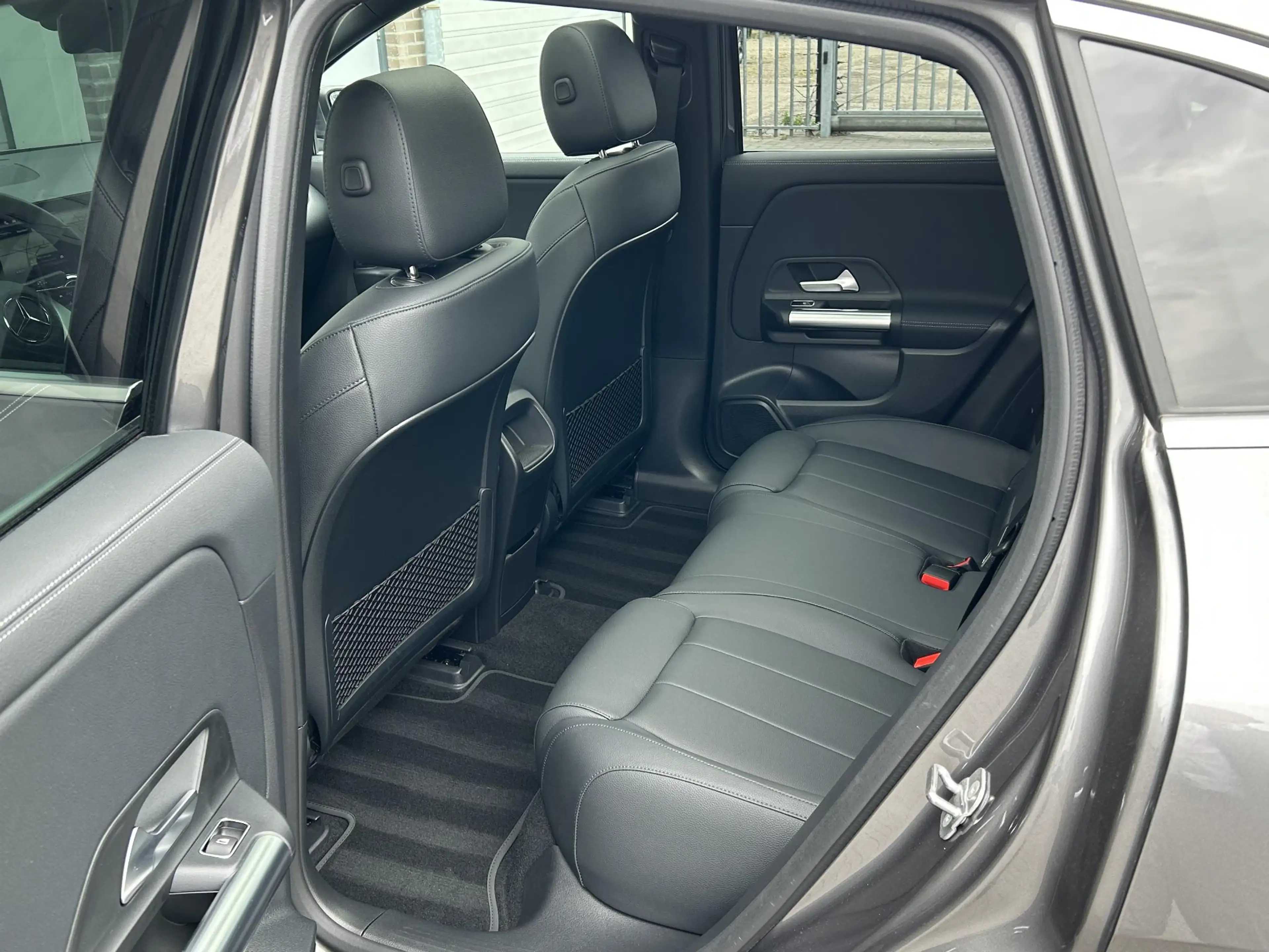 Mercedes-Benz EQA 250 250+ Business Solution Luxury | Trekhaak | Panoram — photo 7