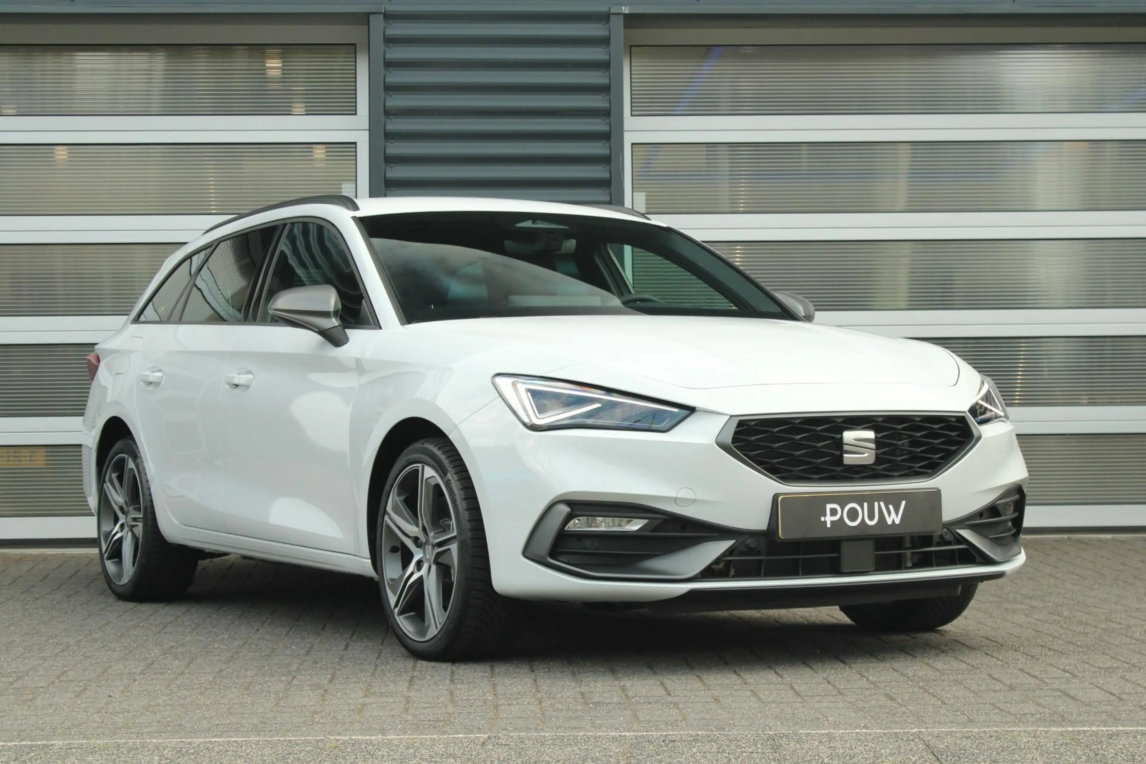 SEAT Leon e-Hybrid Sportstourer 1.5 TSI 204pk DSG FR Business | Trekh — photo 8