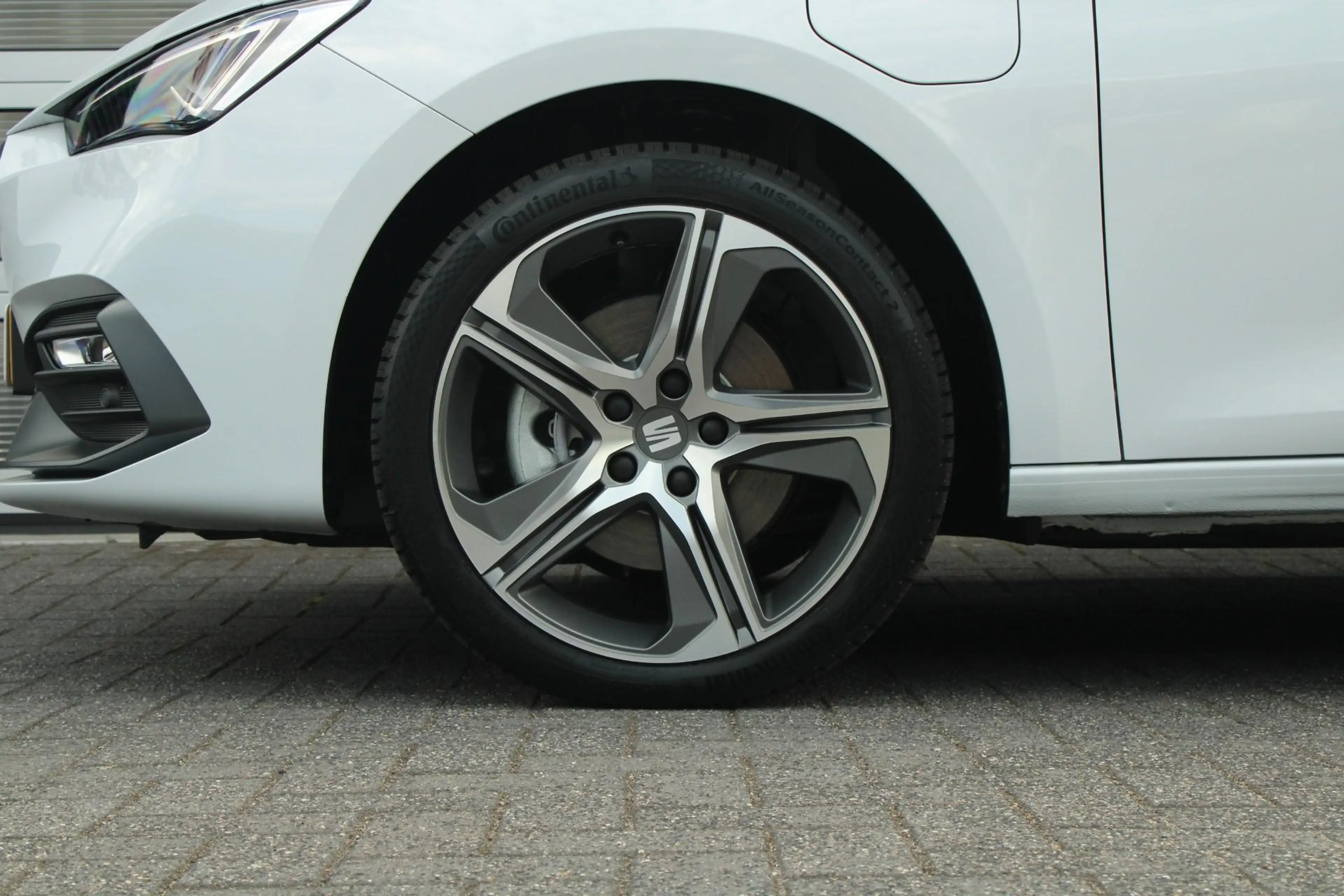 SEAT Leon e-Hybrid Sportstourer 1.5 TSI 204pk DSG FR Business | Trekh — photo 14