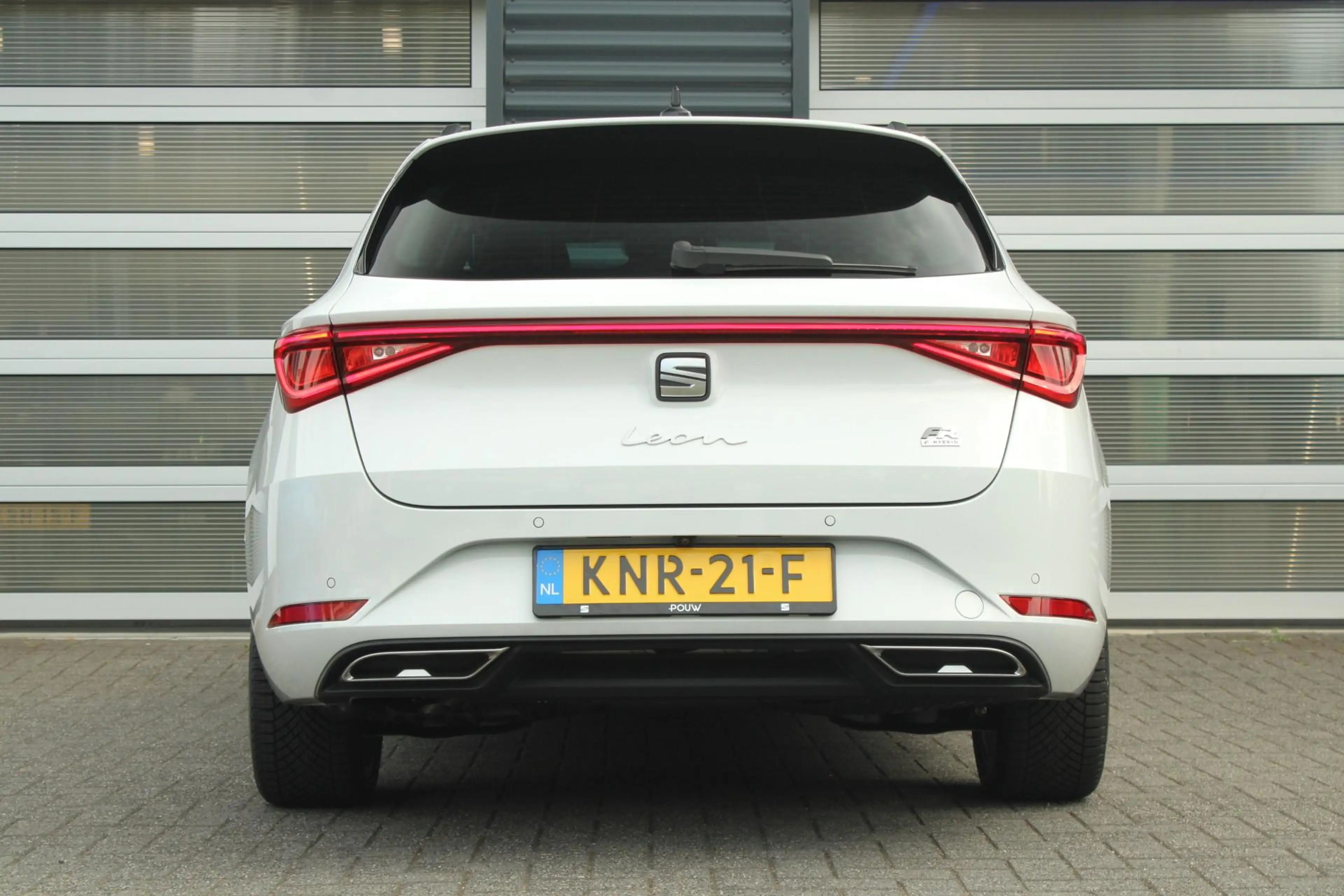 SEAT Leon e-Hybrid Sportstourer 1.5 TSI 204pk DSG FR Business | Trekh — photo 9