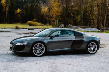 R8 V8 4.2 FSI 420 Quattro R-Tronic
