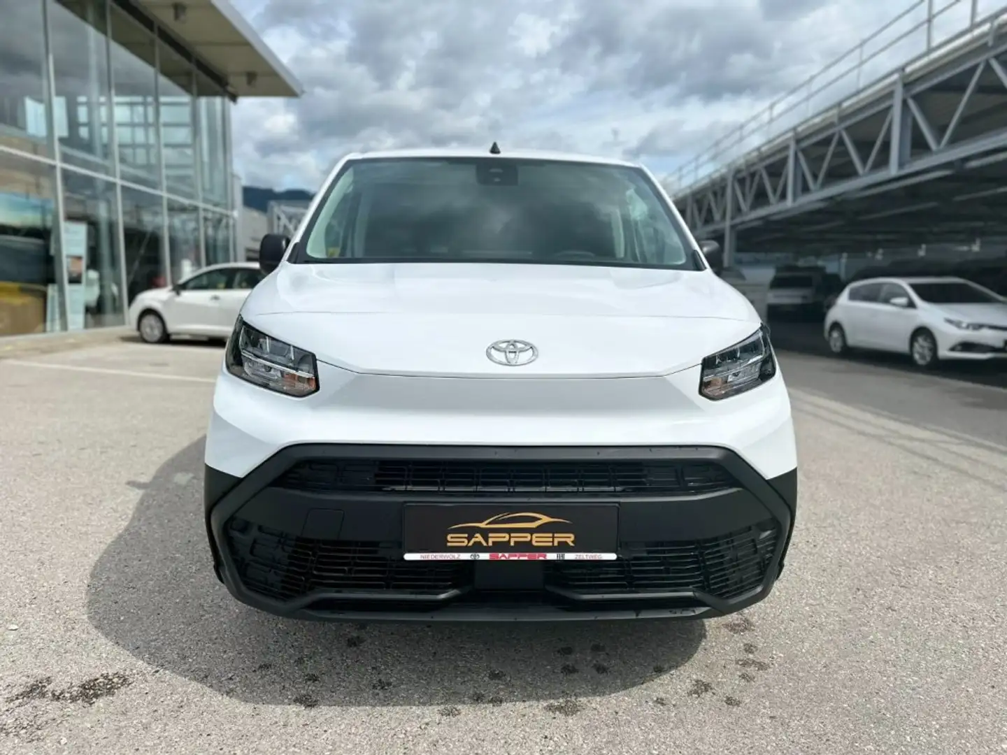 Toyota Proace Pro Ace City L2 Kasten 1,5 D 102ProWork Aktion Weiß - 2