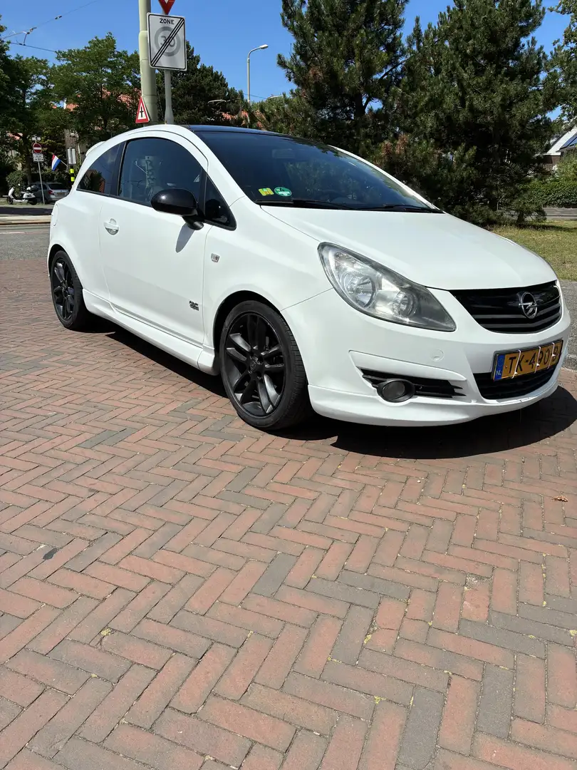 Opel Corsa 1.2-16V Sport 3 d. OPC-styling Wit - 1