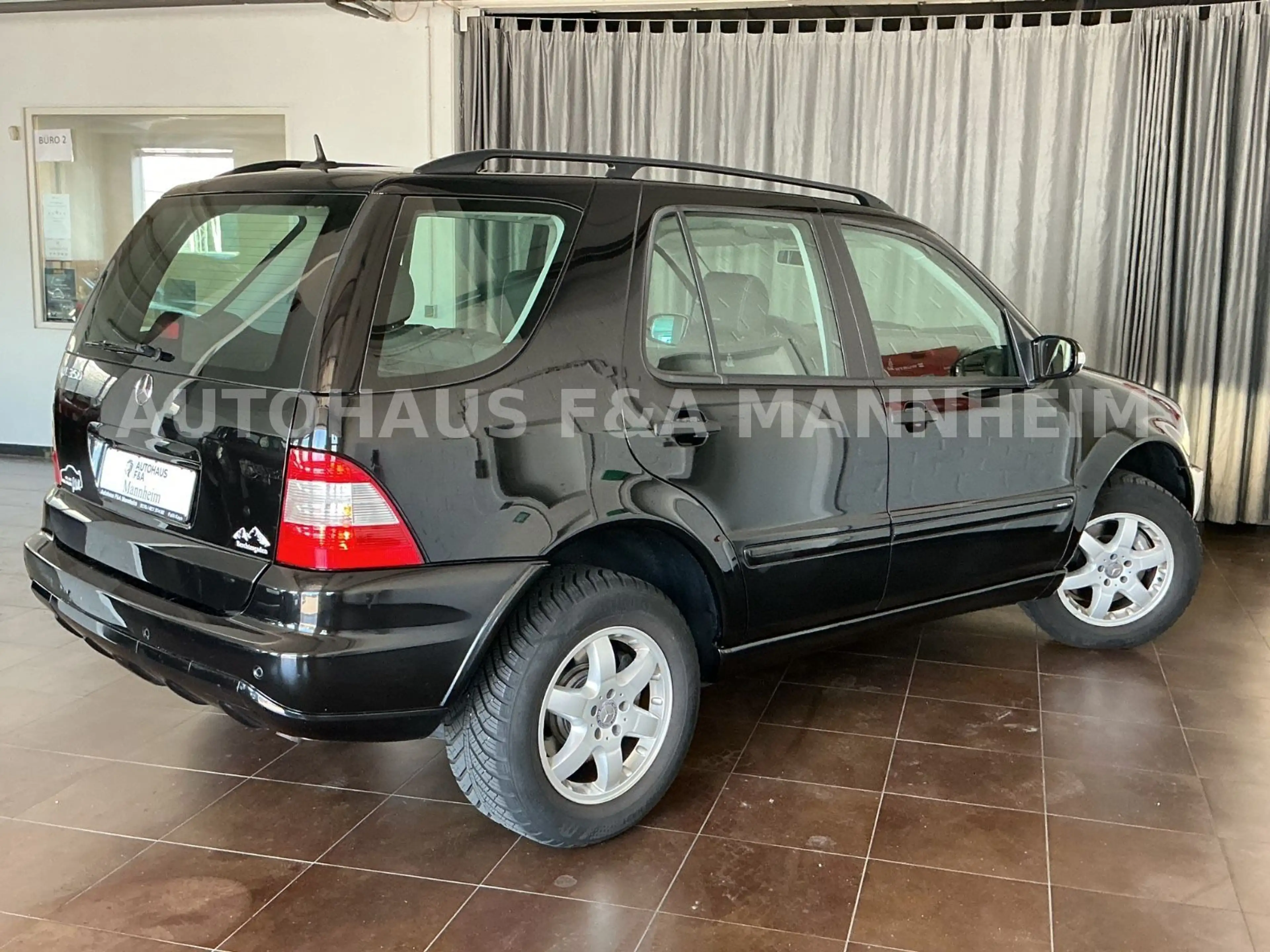Mercedes-Benz ML 350 Inspiration 2.Hand+Allrad+ V6+TOP ZUSTAND — photo 3