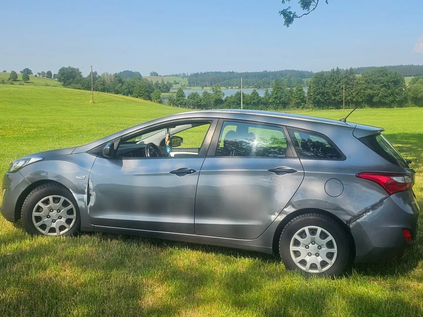 Hyundai i30 i30cw 1.4 Classic Silver - 2