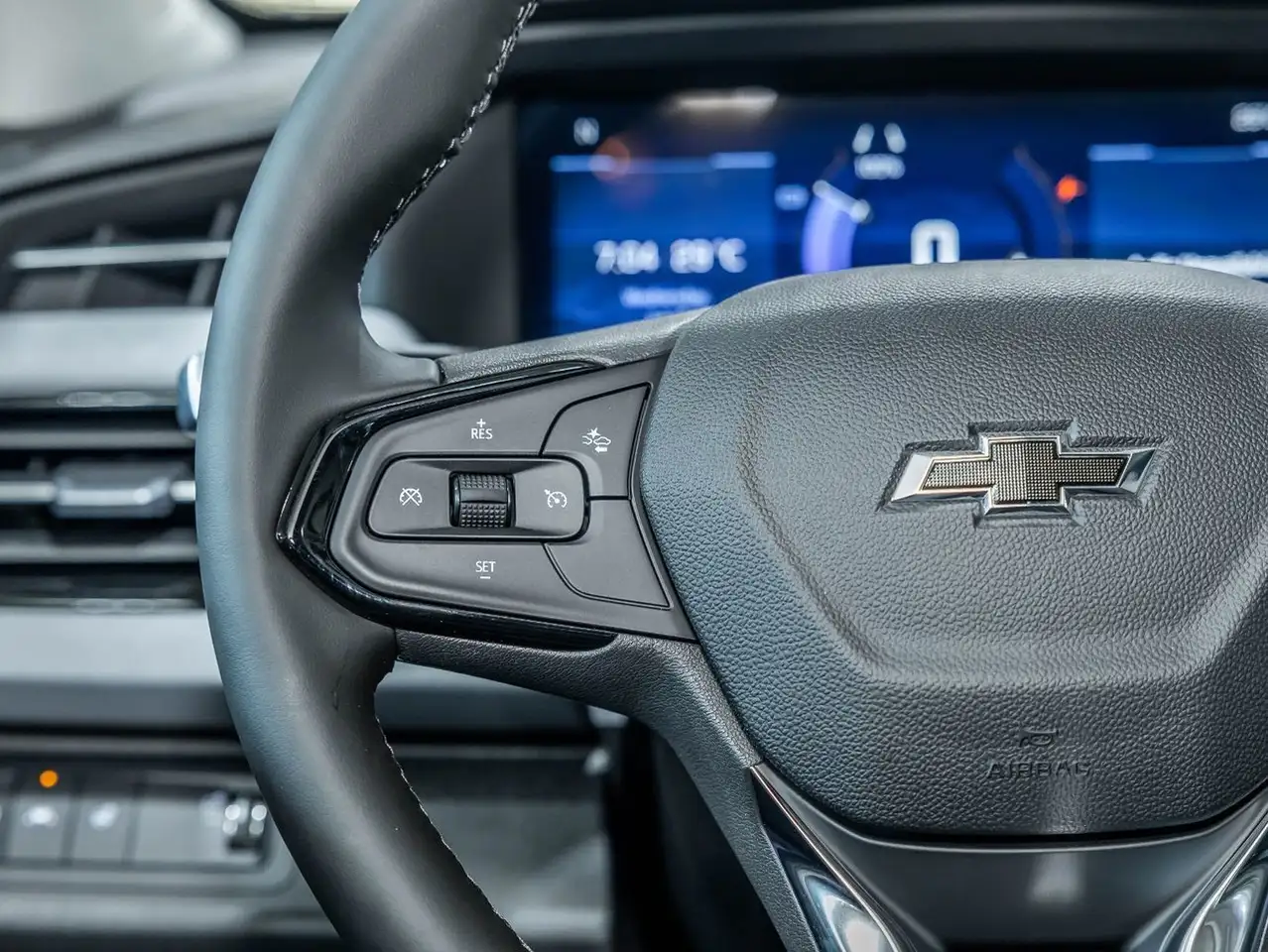 Chevrolet Bolt photo Chevrolet Bolt