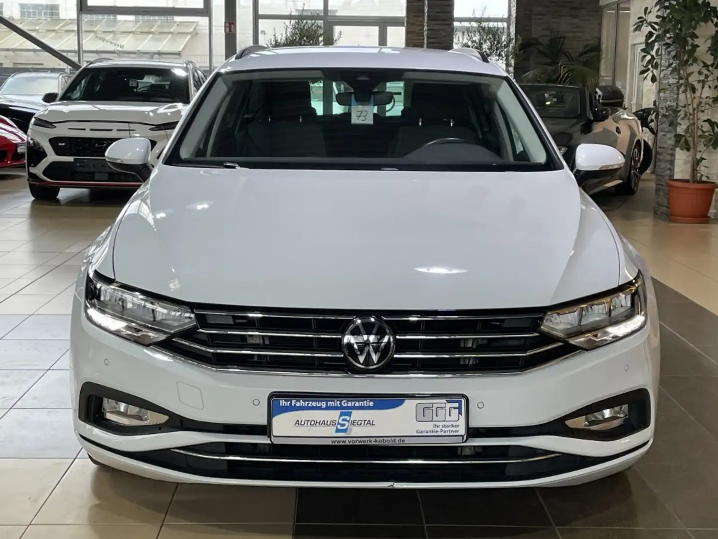 Volkswagen Passat Business AHK Nav R.Cam LED ACC Spurassist Білий - 2