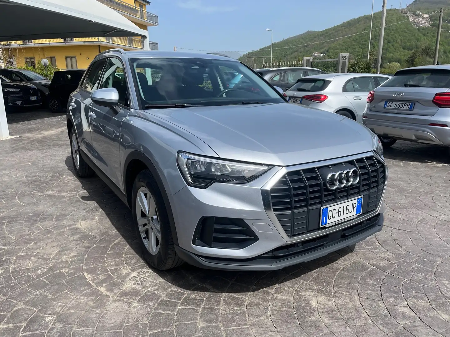 Audi Q3 35 2.0 tdi Business Advanced s-tronic Grigio - 1