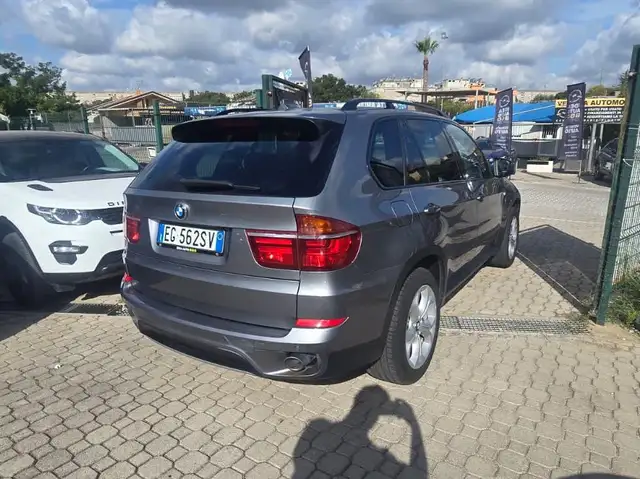 BMW X5 view 5