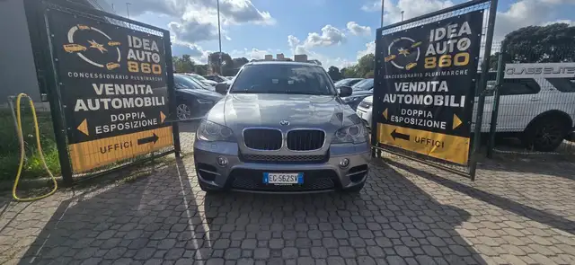 BMW X5 view 2